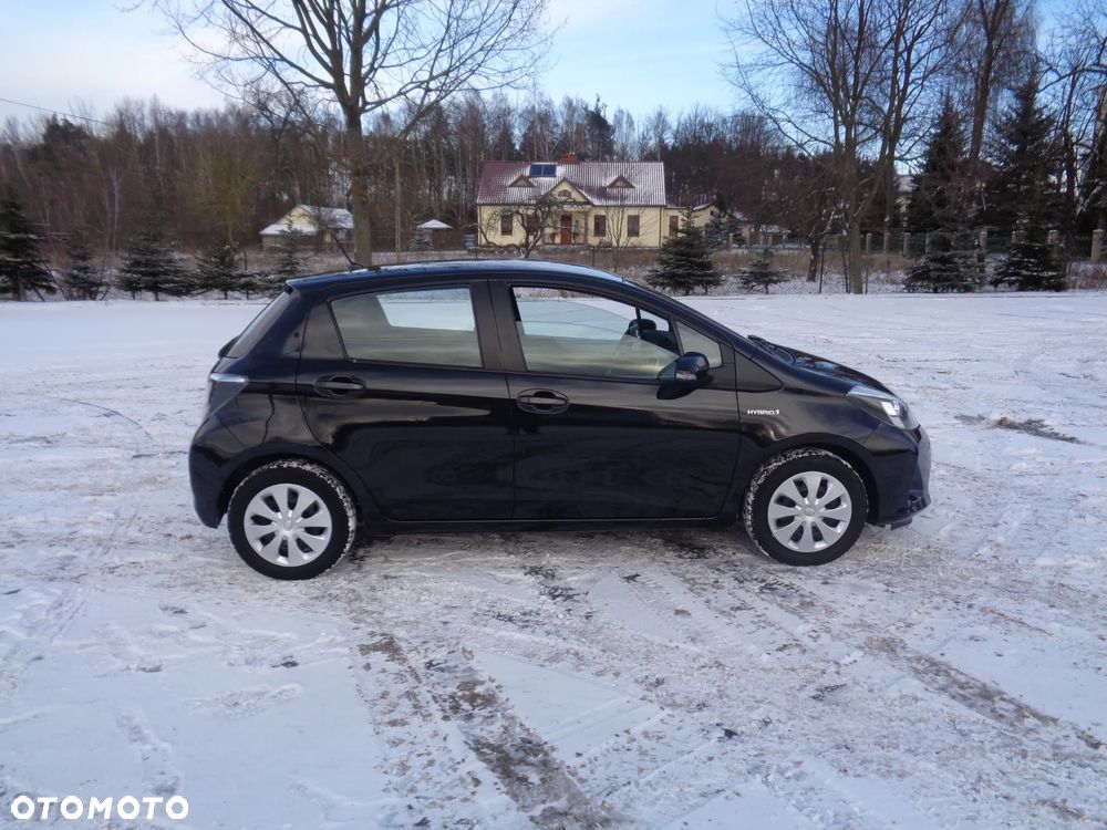 Toyota Yaris Hybrid 100 Life - 13