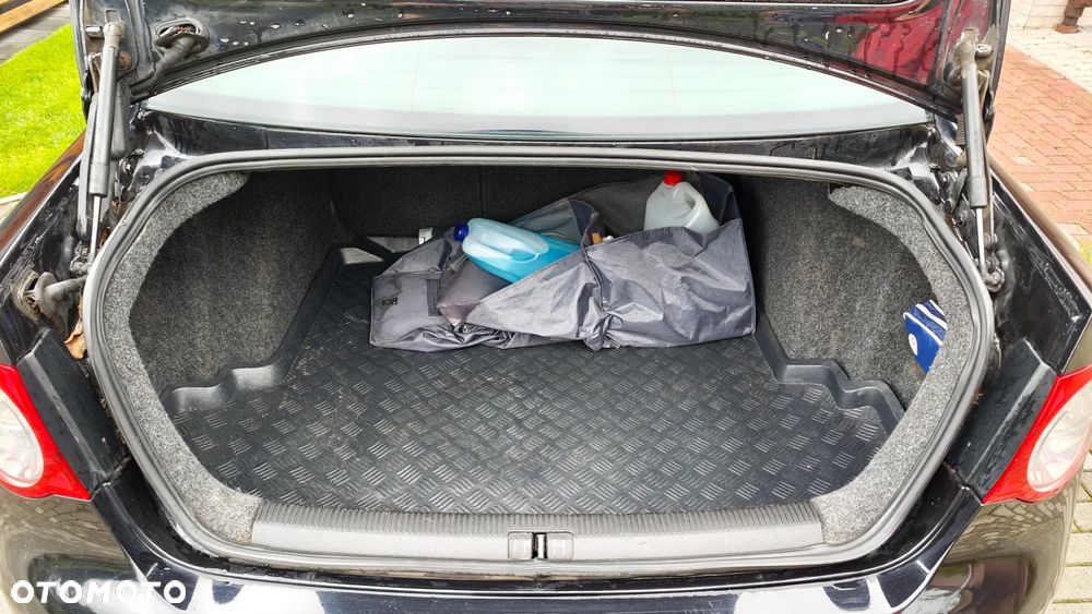 Volkswagen Jetta 1.4 TSI Comfortline - 23