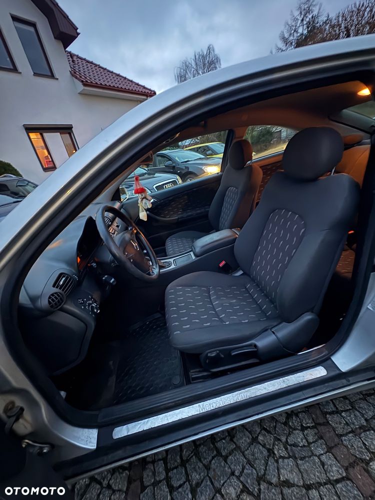 Mercedes-Benz Klasa C 200 Kompressor Sportcoupe - 13