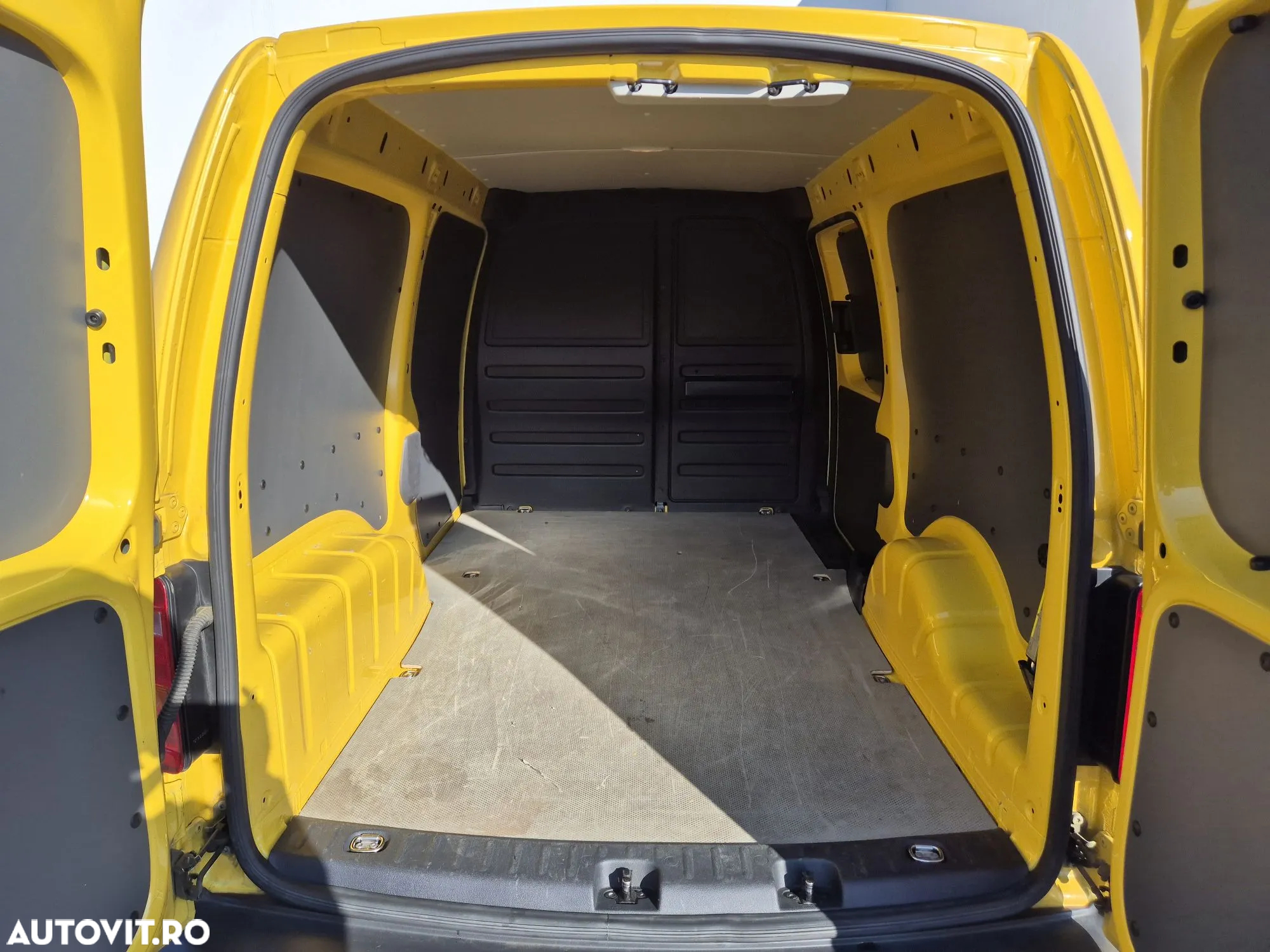 Volkswagen Caddy 2.0 TDI Maxi - 9