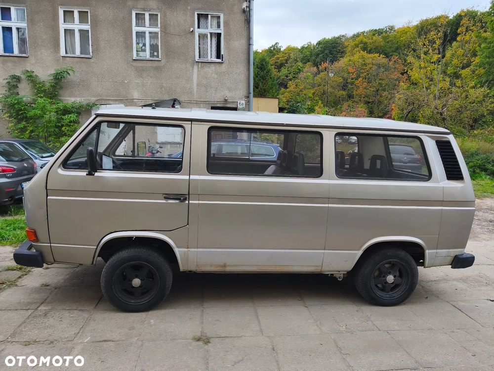Volkswagen Transporter - 2