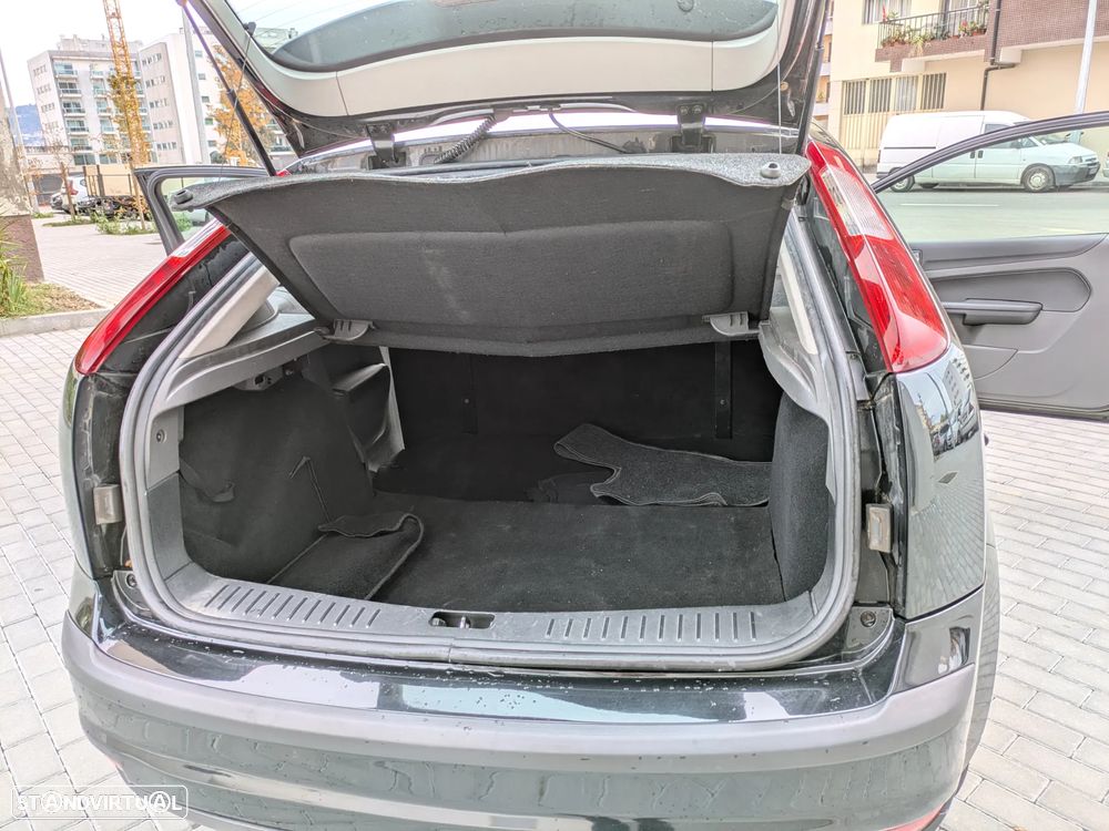 Ford Focus 1.6 TDCi Sport - 12
