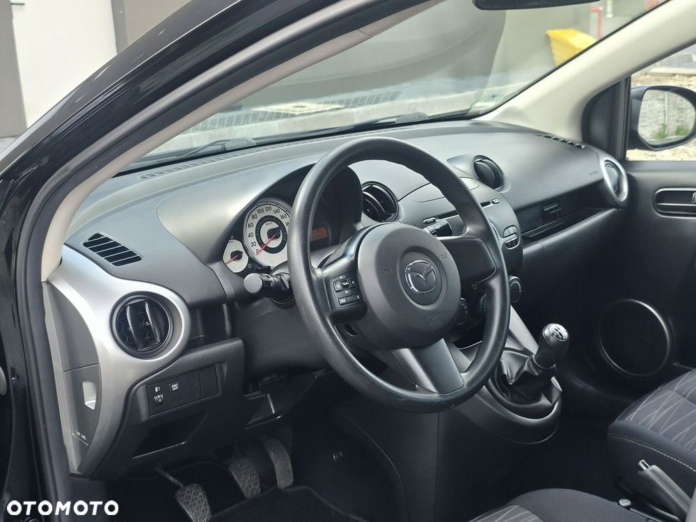 Mazda 2 - 7