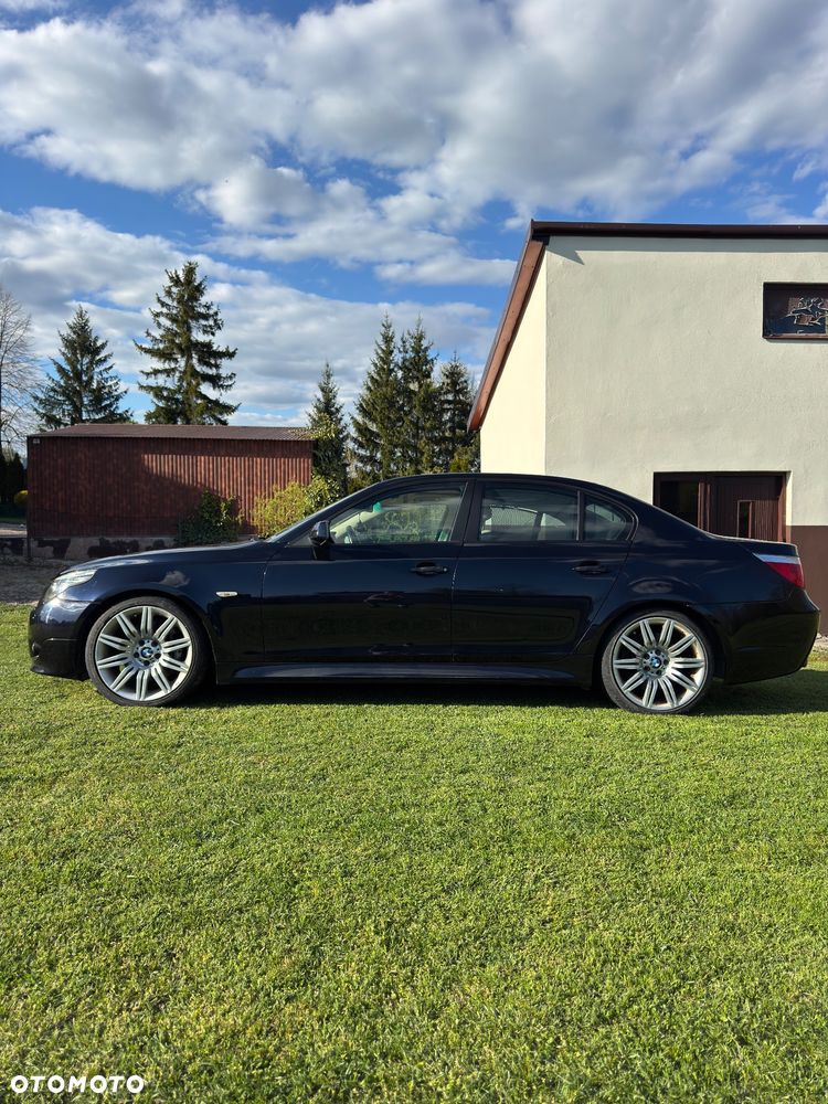 BMW Seria 5 550i Sport-Aut Edition Sport - 3