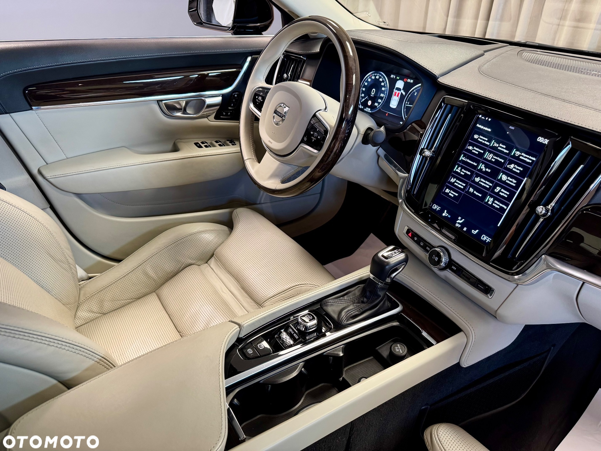 Volvo S90 D5 SCR AWD Inscription - 32