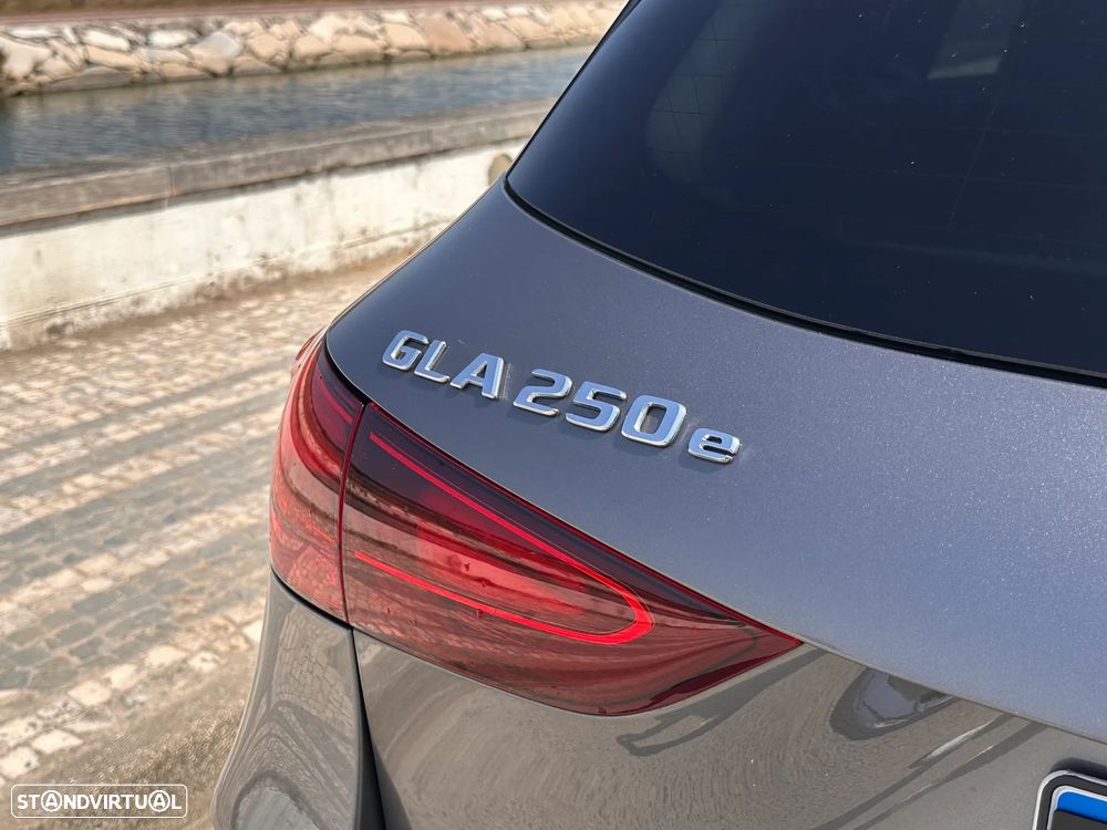Mercedes-Benz GLA 250 e 8G-DCT AMG Line - 15