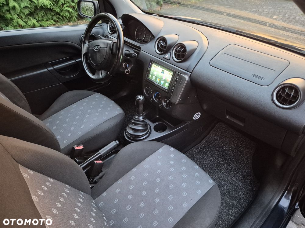 Ford Fiesta - 5