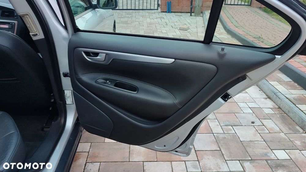 Volvo S60 D5 Kinetic - 28