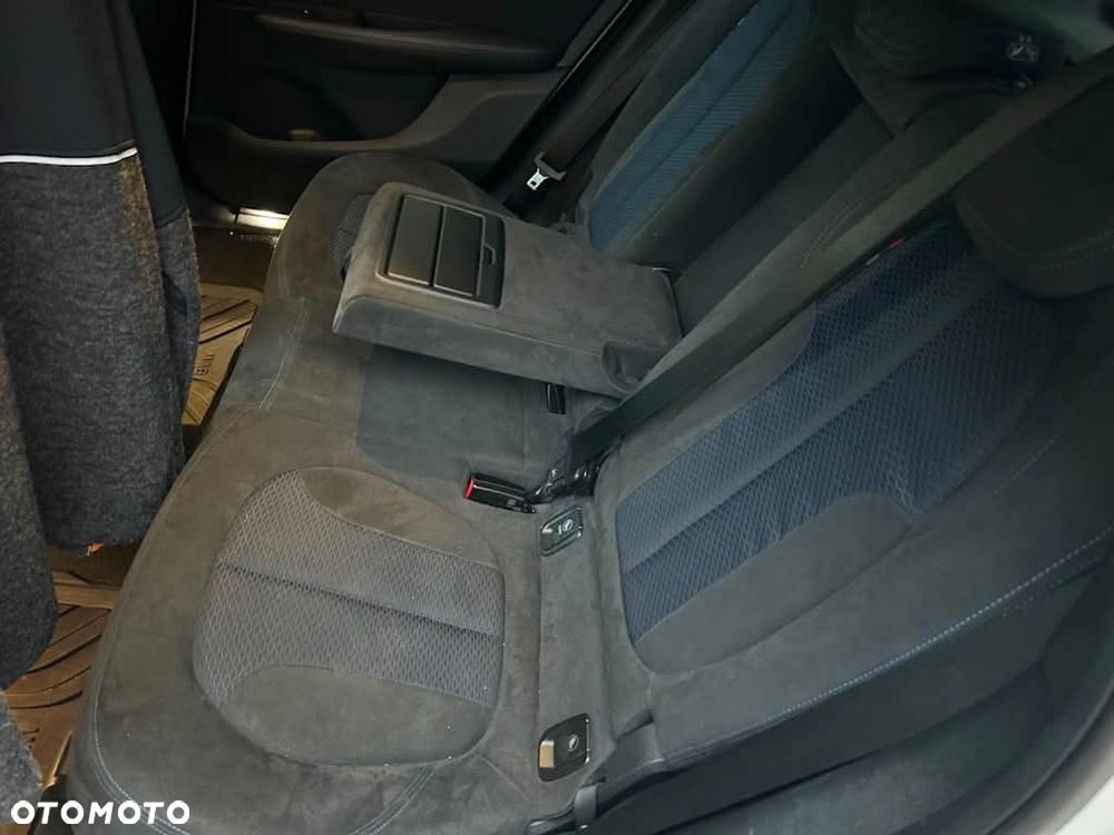 BMW Seria 2 220i M Sport - 6