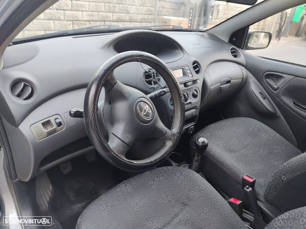 Toyota Yaris 1.0 Sol - 5