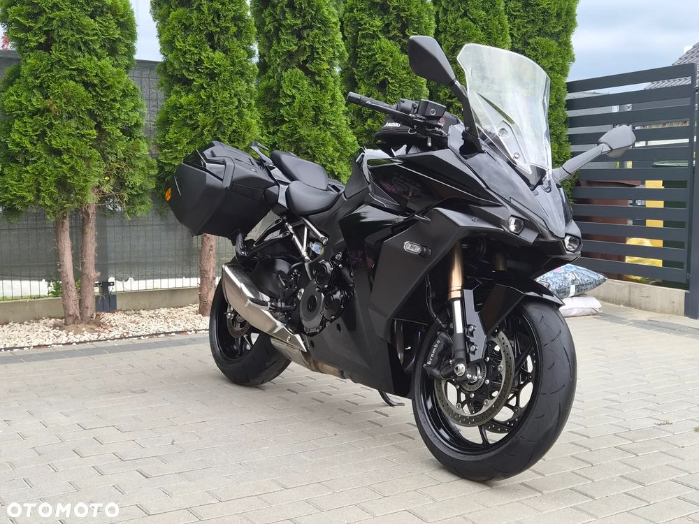 Suzuki GSX - 11
