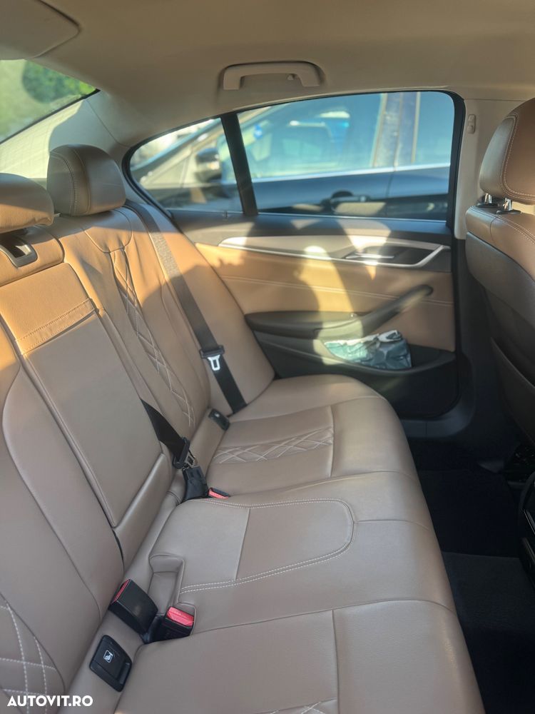 BMW Seria 5 520d AT - 11