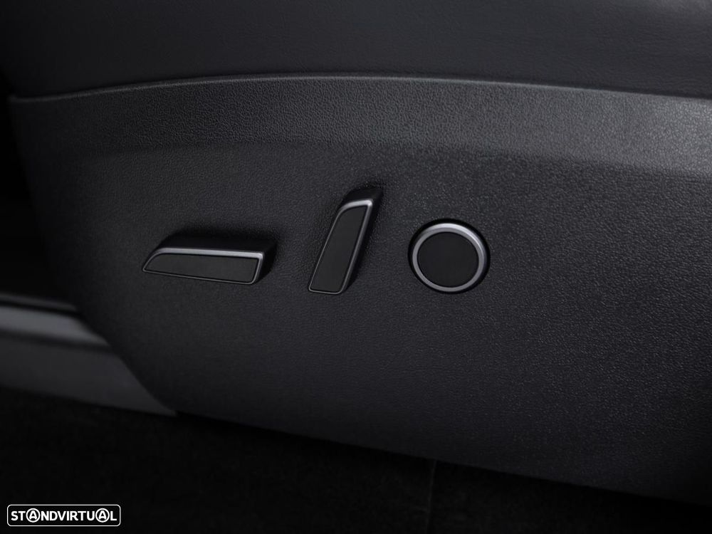 Tesla Model Y Long Range Dual Motor AWD - 22