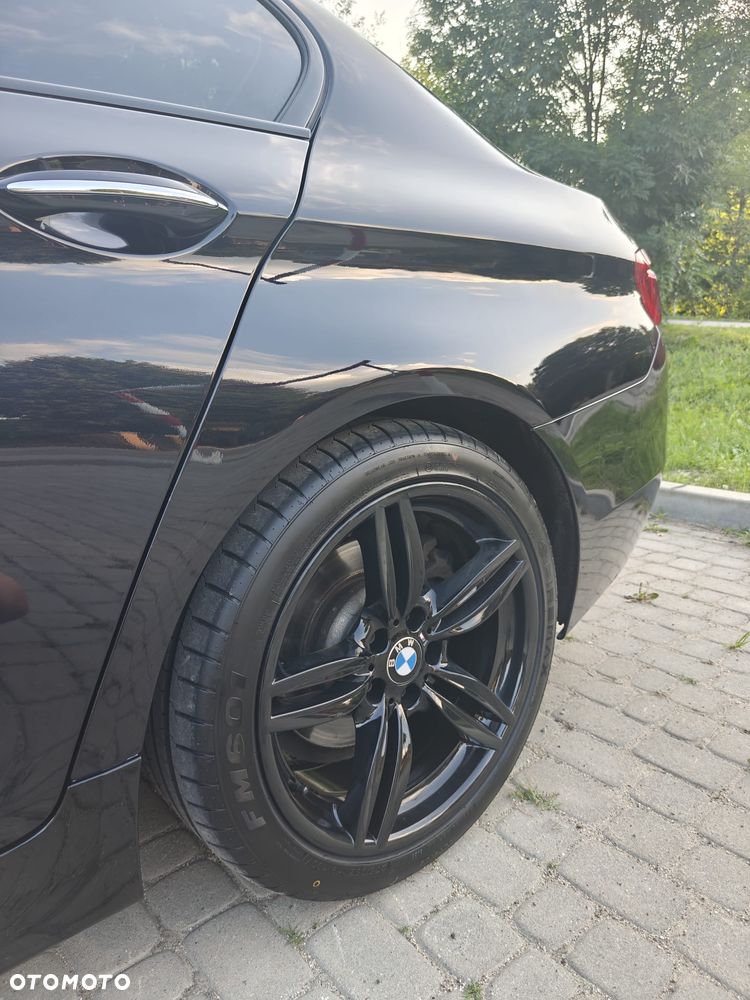 BMW Seria 5 525d - 31