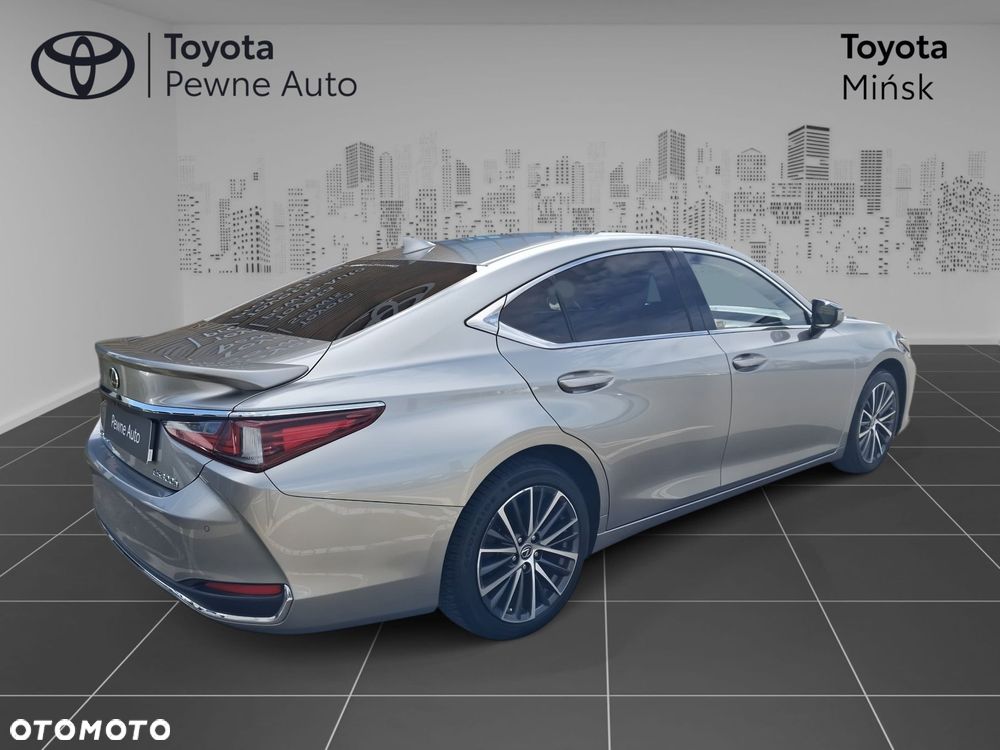 Lexus ES - 6