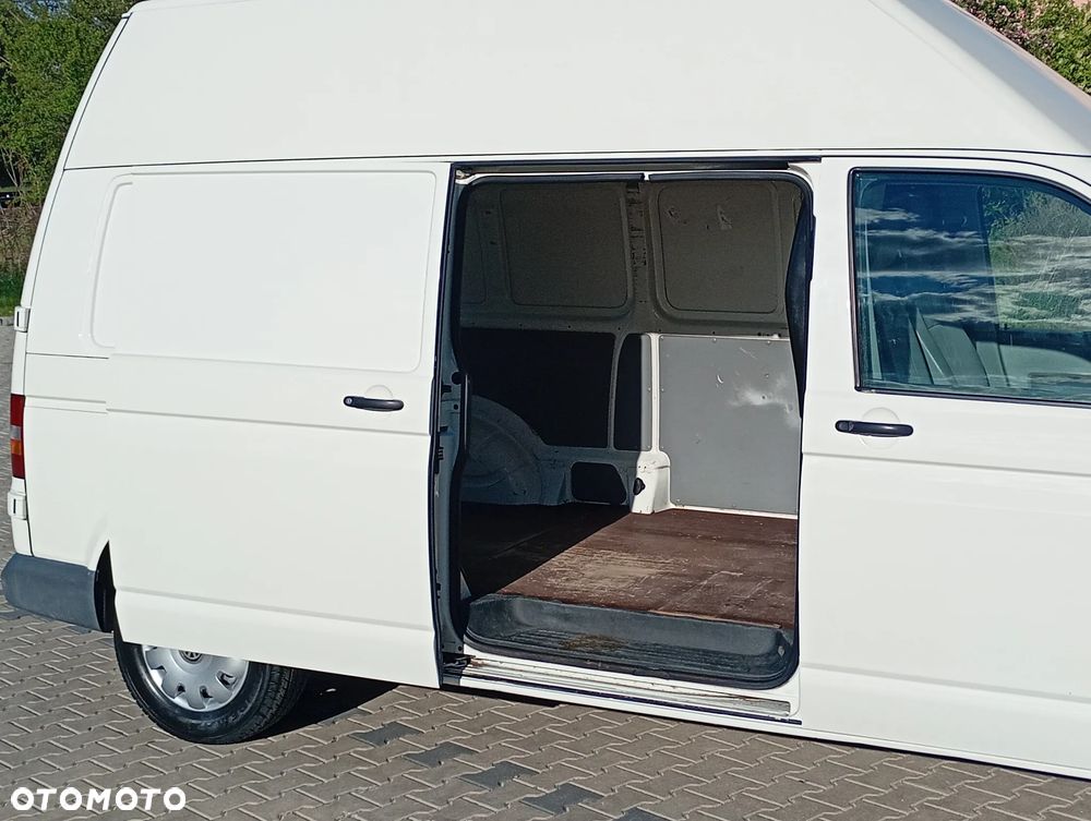 Volkswagen TRANSPORTER T5 XI.2009r. MAX WYSOKI 1,9 TDI 102KM KLIMATYZACJA NOWE SPRZĘGŁO I ROZRZĄD PRZEGLĄD NA ROK ZERO RDZY 3 OSOBOWY STAN TECHNICZNY WZOROWY ŁADOWNOŚĆ 1385 KG BEZWYPADKOWY VAT1 ELEKTR. SZYBY I LUSTERKA - 19