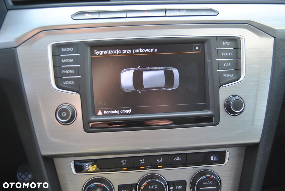 Volkswagen Passat 1.6 TDI BMT Comfortline - 21