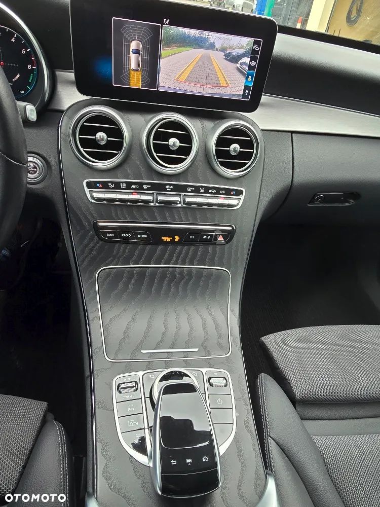 Mercedes-Benz Klasa C 300 de 9G-TRONIC - 18
