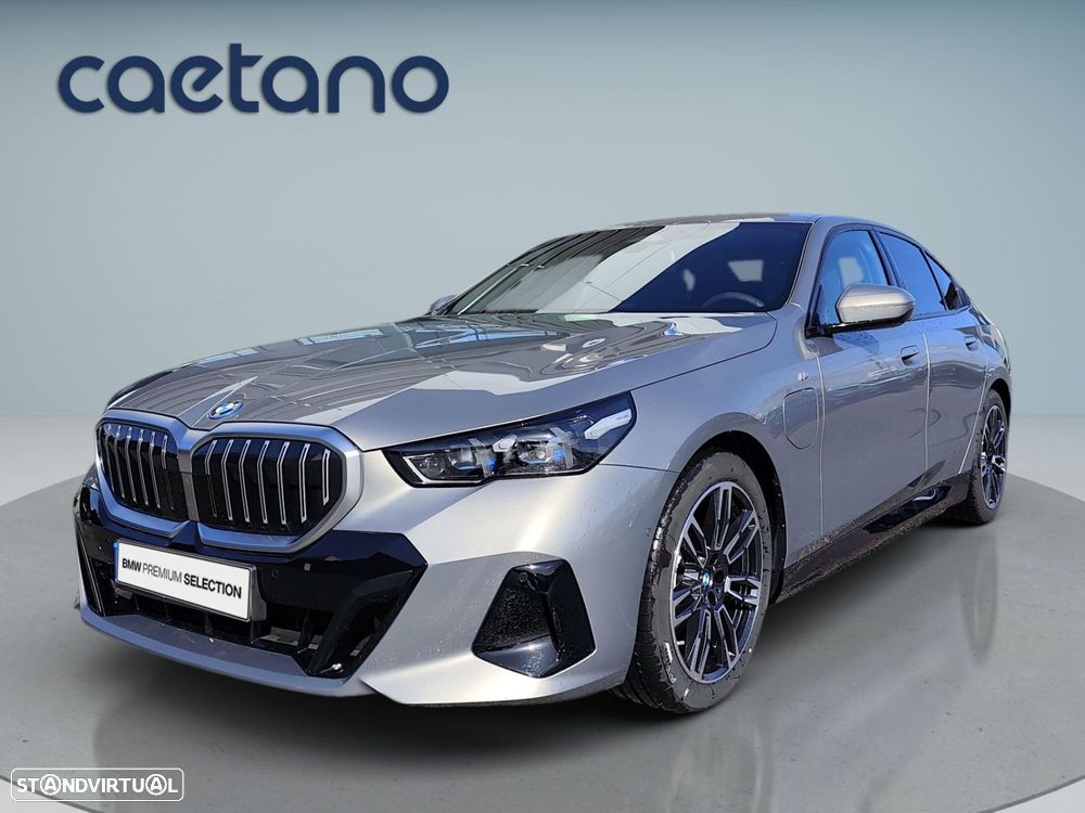 BMW 530 e Pack Desportivo M - 1