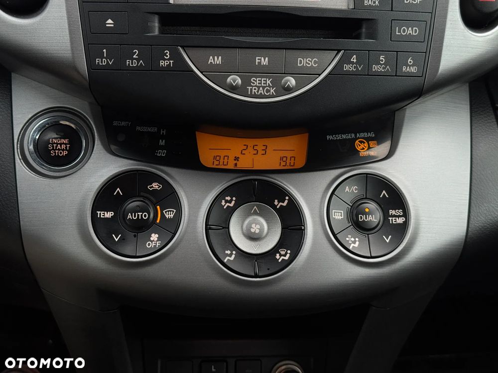 Toyota RAV4 2.2 D-4D Sol 180 - 35