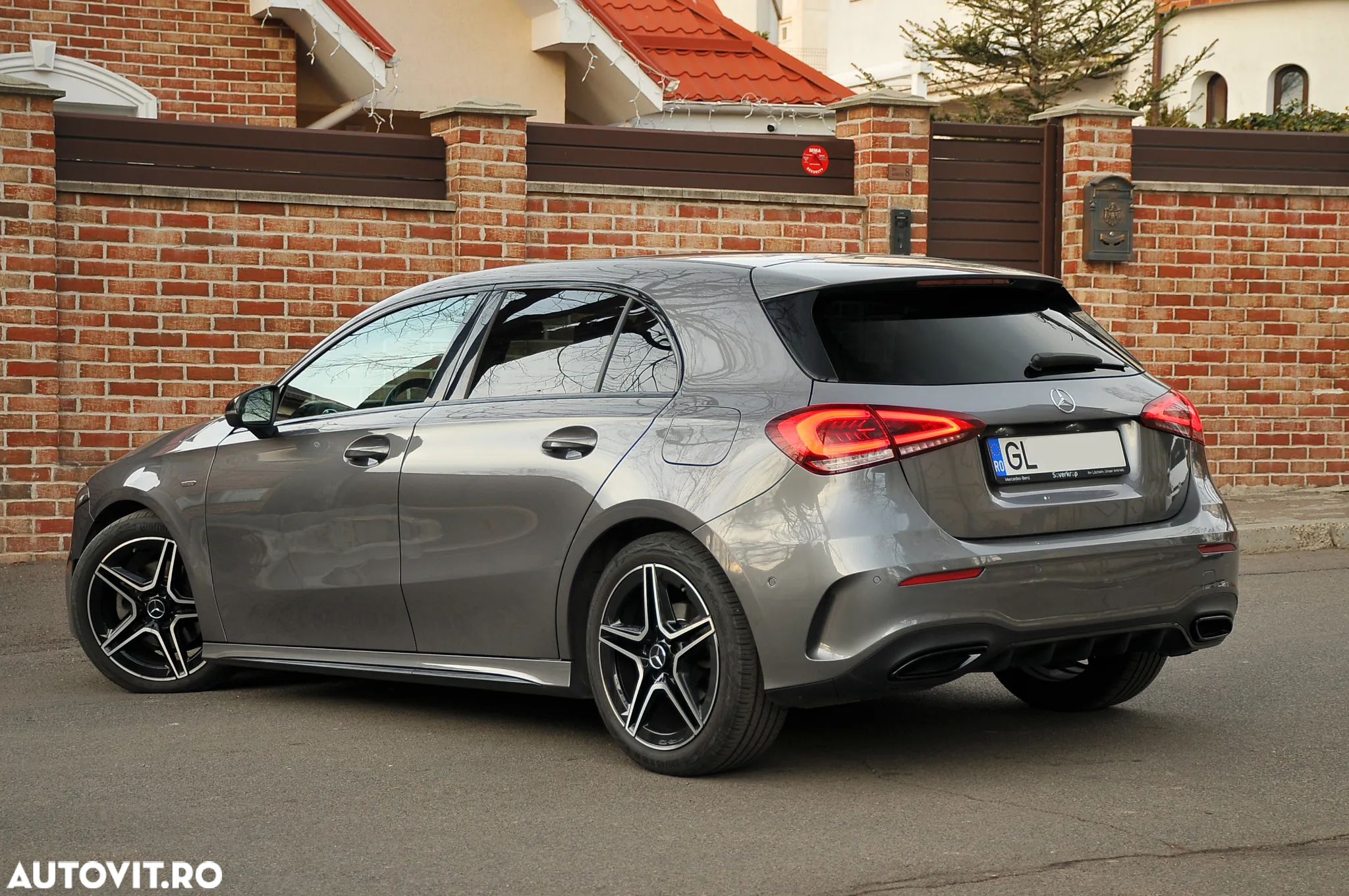 Mercedes-Benz A 220 d 4Matic 8G-DCT AMG Line - 11