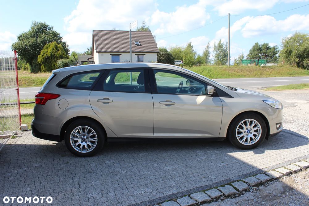 Ford Focus 1.6 TDCi ECOnetic 88g Start-Stopp-System Titanium - 9