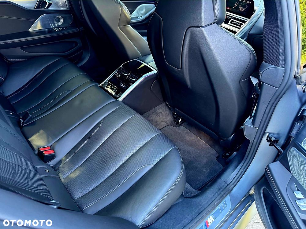 BMW Seria 8 M850i xDrive - 22
