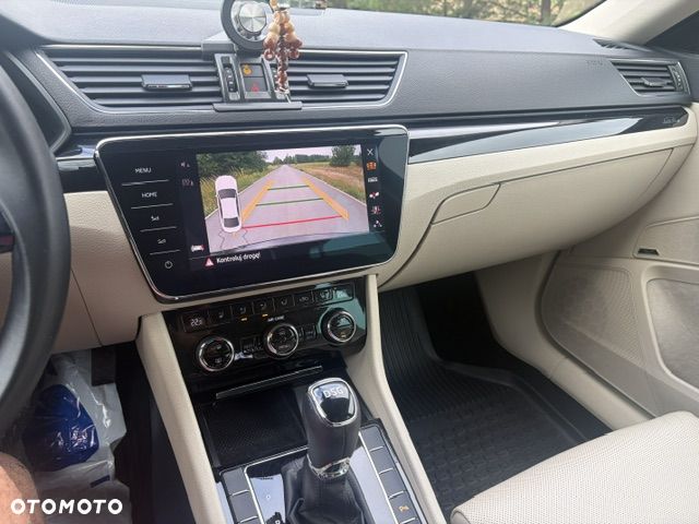 Skoda Superb 2.0 TDI L&K DSG - 16