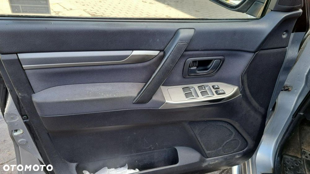 Mitsubishi Pajero 3.2 DID Invite - 10