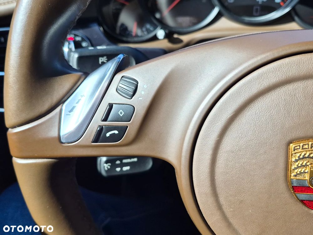 Porsche Panamera 4 Edition - 23
