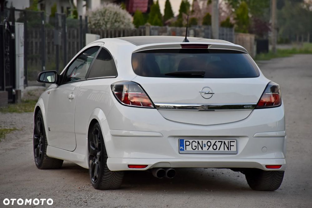 Opel Astra 1.8 Black&White - 8