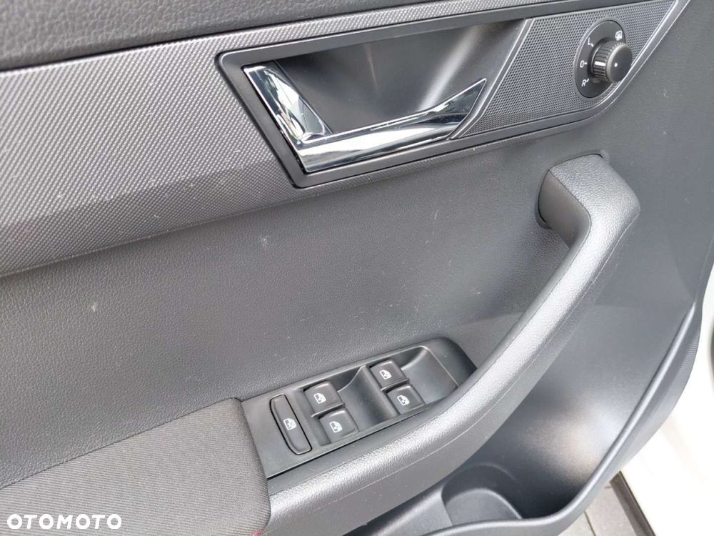 Skoda Fabia 1.0 TSI DSG Monte Carlo - 10