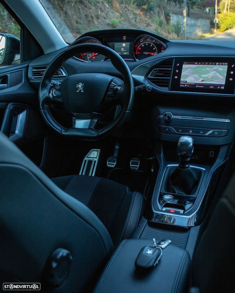 Peugeot 308 1.2 PureTech Allure - 9
