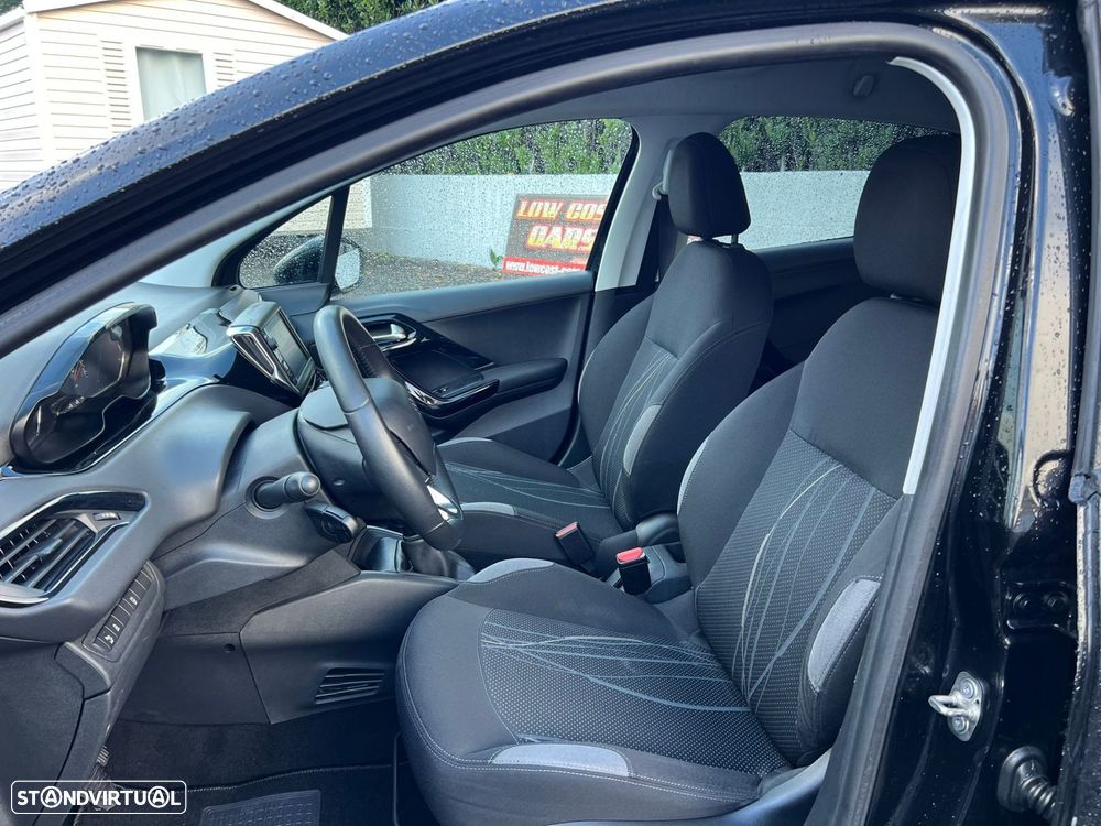 Peugeot 208 1.2 PureTech Active - 5