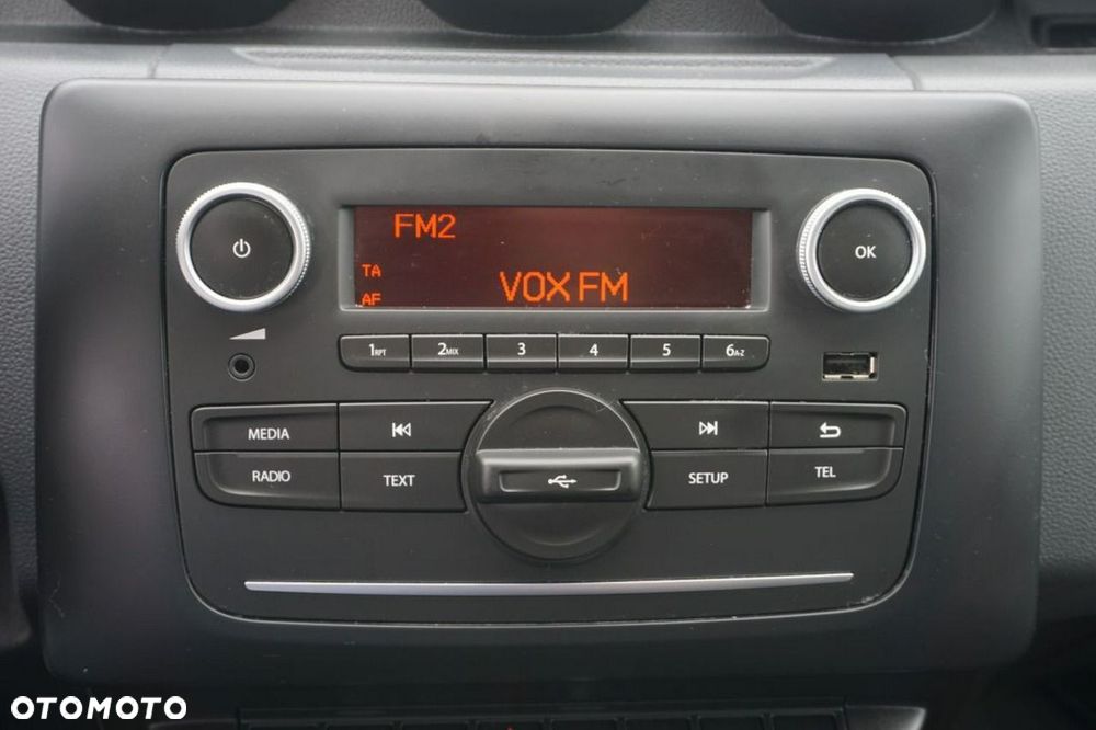 Dacia Duster 1.6 SCe Essential - 18