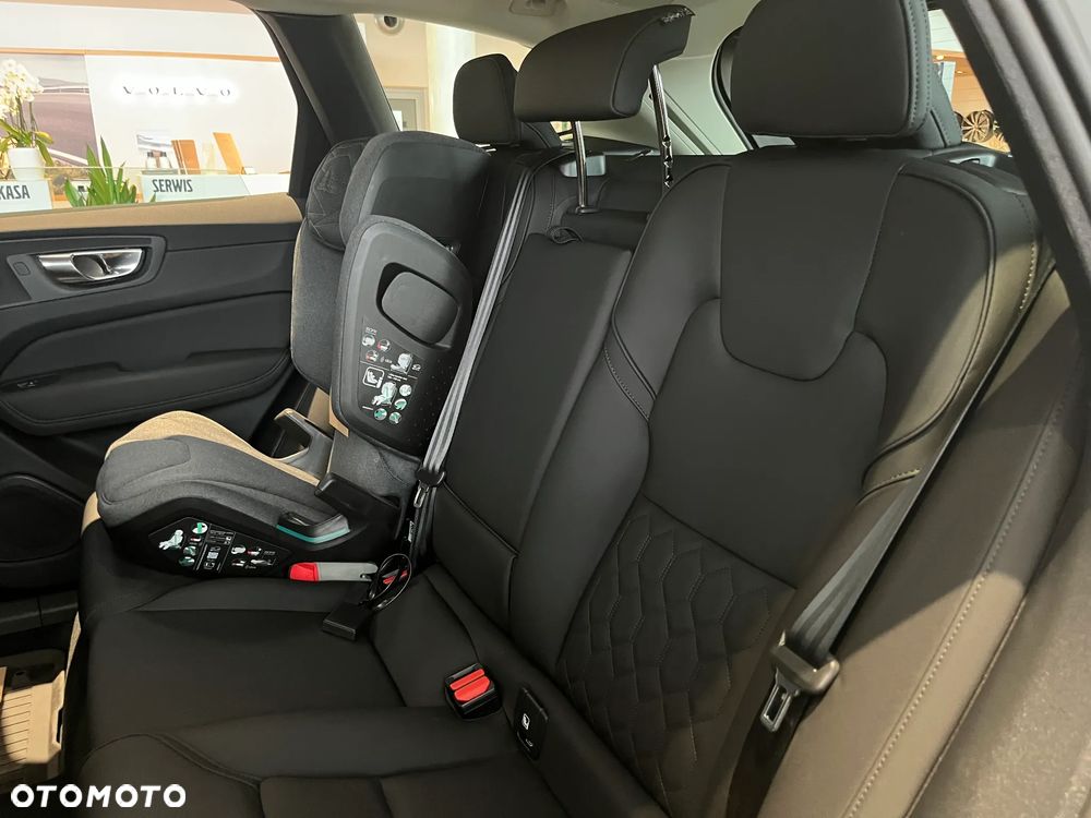 Volvo XC 60 B5 B AWD Plus Dark - 13