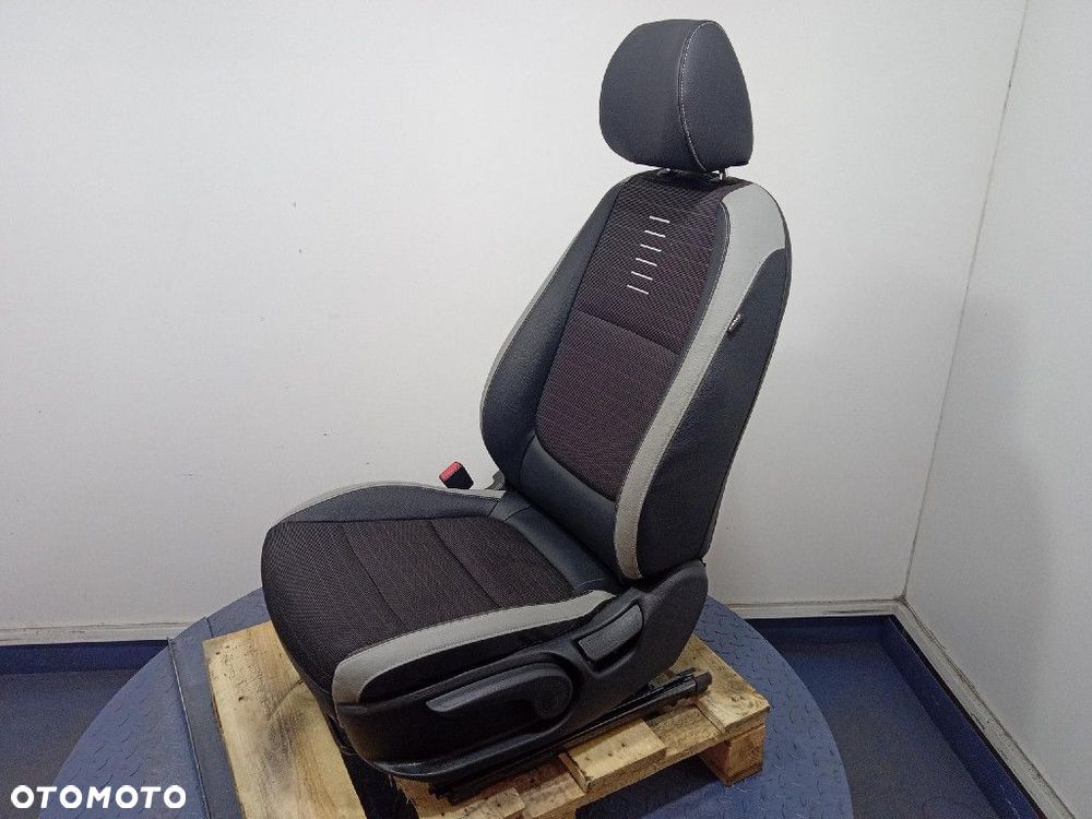 KIA STONIC LIFT 20-25 FOTEL LEWY PRZEDNI KIEROWCY. - 2