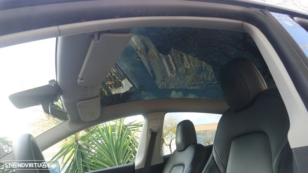 Tesla Model Y Long Range Dual Motor AWD - 19