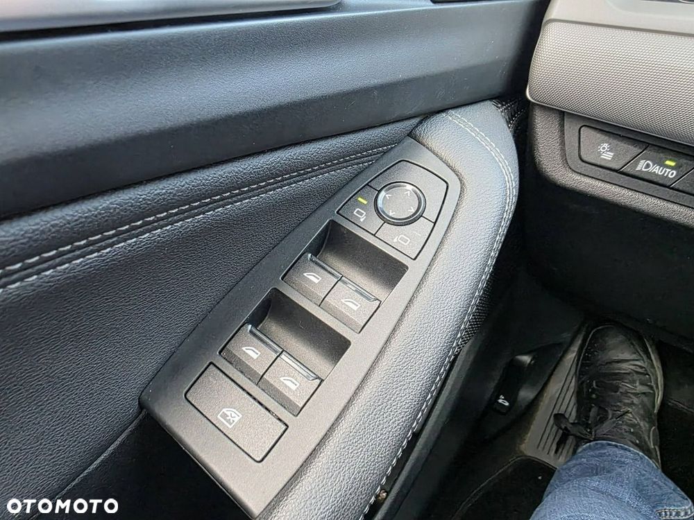 BMW Seria 2 218i sport - 12