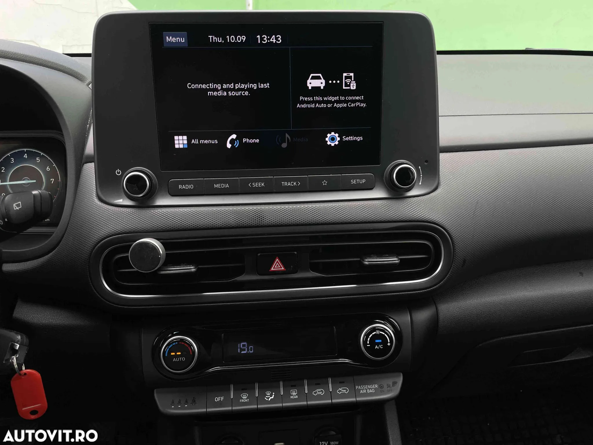 Hyundai KONA - 13