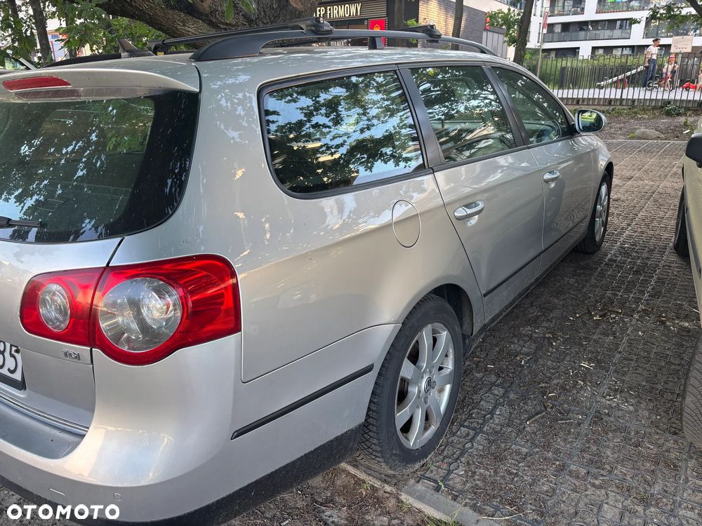 Volkswagen Passat 1.9 TDI Comfortline - 2