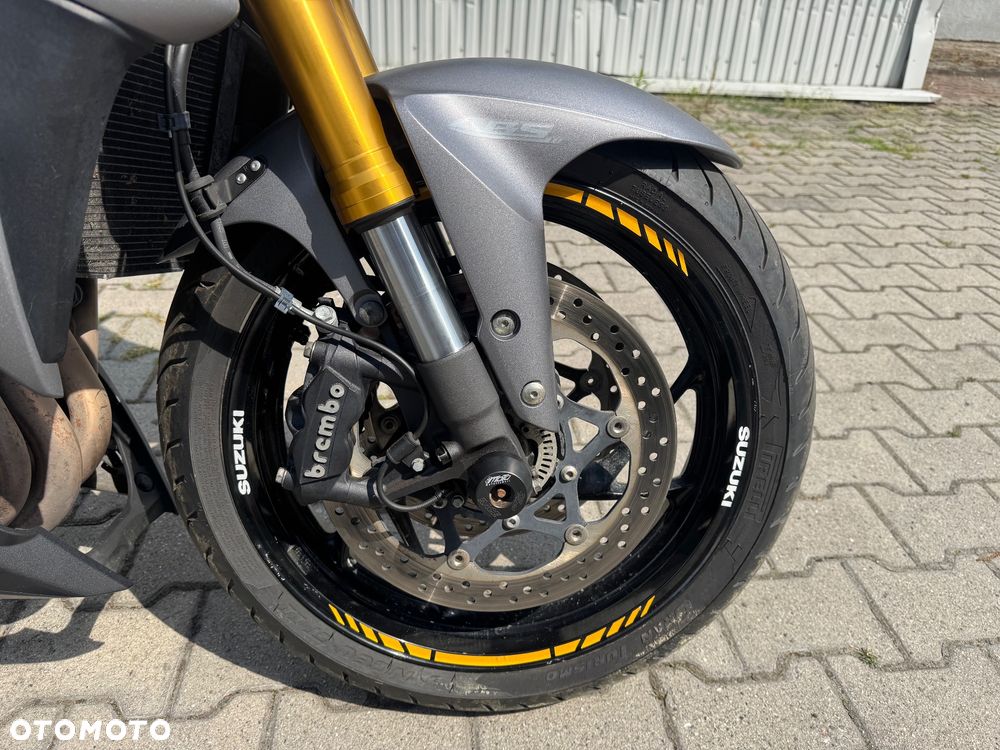 Suzuki GSX 1000 - 15