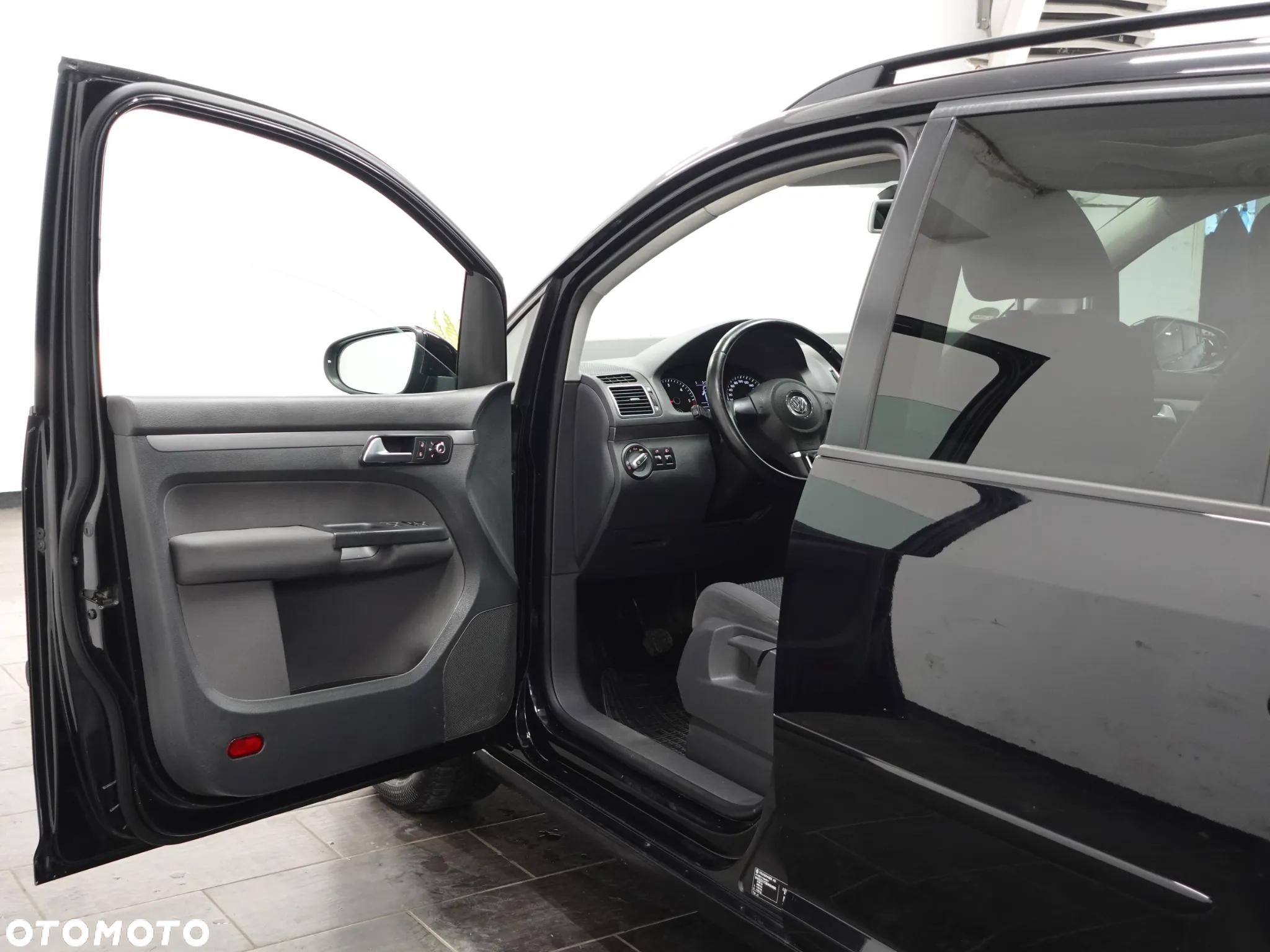 Volkswagen Touran 2.0 TDI DPF Comfortline - 18