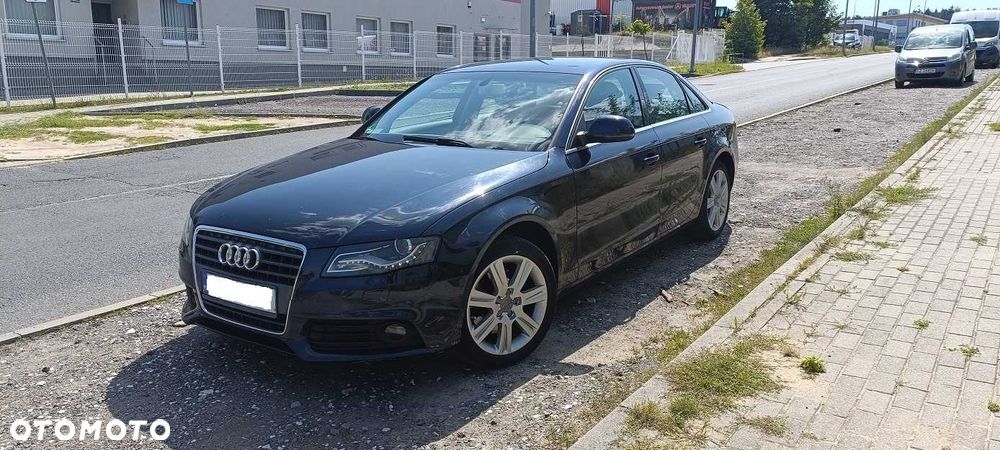 Audi A4 Limousine - 1