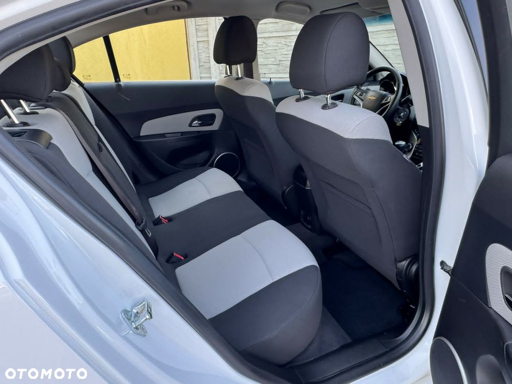 Chevrolet Cruze 1.8 LT+ - 6