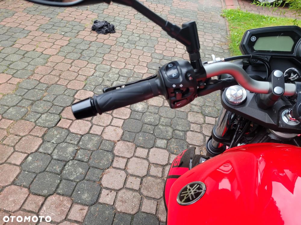 Yamaha XJ - 30