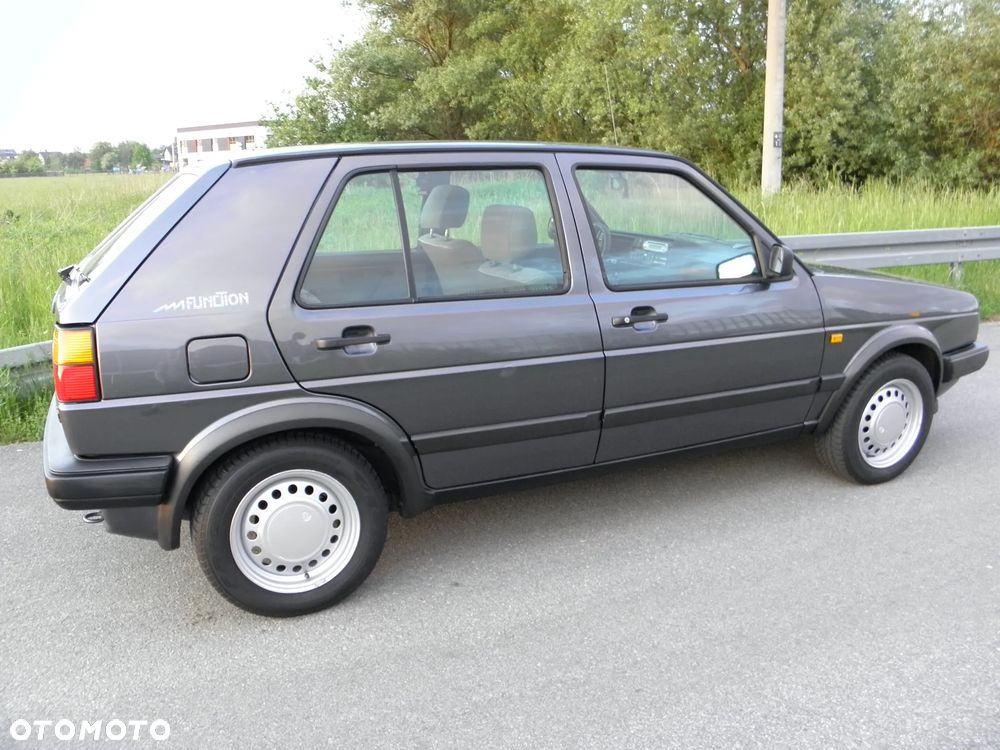 Volkswagen Golf 1.6 CL - 17