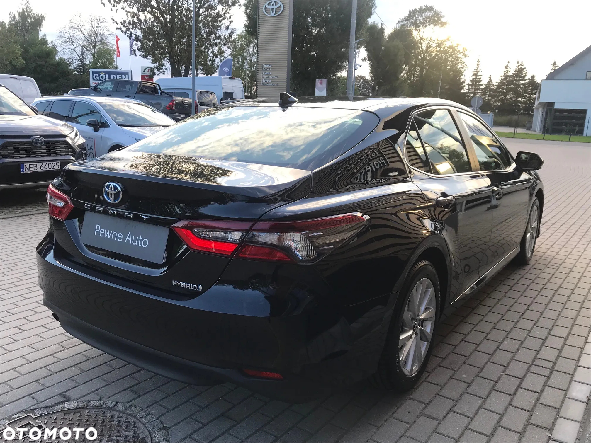 Toyota Camry 2.5 Hybrid Comfort CVT - 11