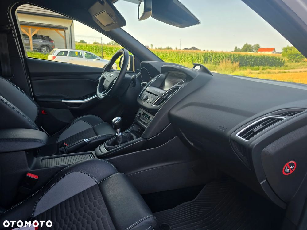 Ford Focus 2.0 EcoBoost ST mit Leder-Sport-Paket - 22