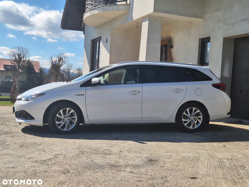 Toyota Auris Hybrid 135 Premium - 17